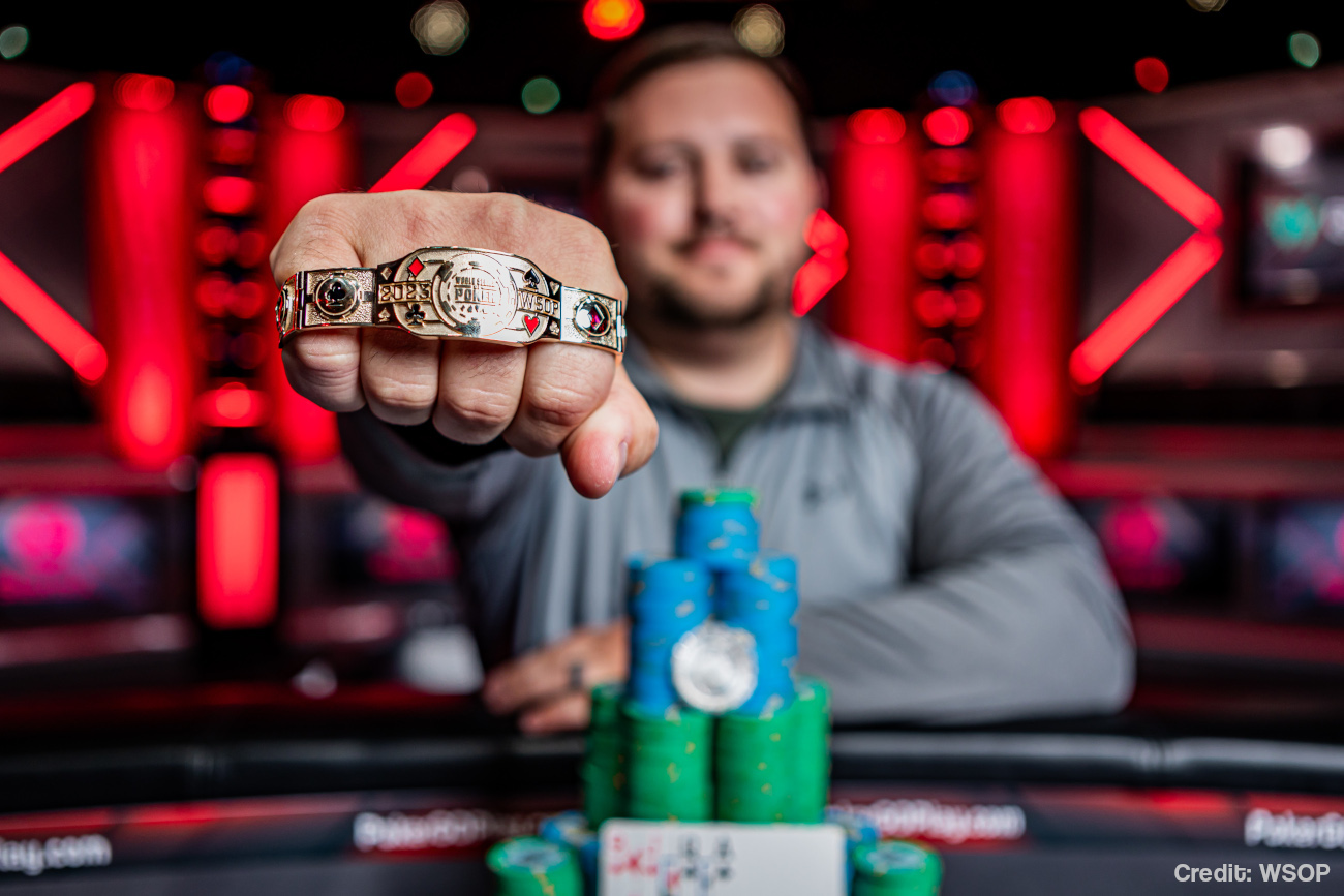Thomas Skaggs -- the winner of WSOP Event 78 -- 1500 BOUNTY Pot-Limit Omaha -- shows off his new bracelet